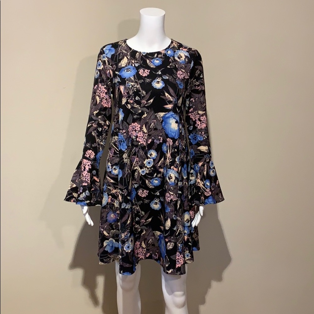 NWT Gianni Bini “Mona” Bell Sleeve Swing Dress XS - Picture 3 of 8